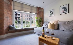 No 18 The Waterline Apartment York Riverside